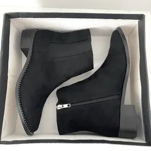 NEW WITH BOX Bebe black Midolo ankle Chelsea Boots size 6.5